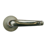 Fama deurkrukken MG3102 op rond rozet, verzilverd wit brons