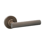 Quincalux Royal deurklinken L-model op rond rozet