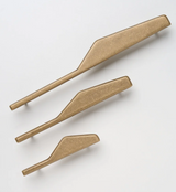 Outline C Handle h.o.h. 85 mm, getrommeld messing